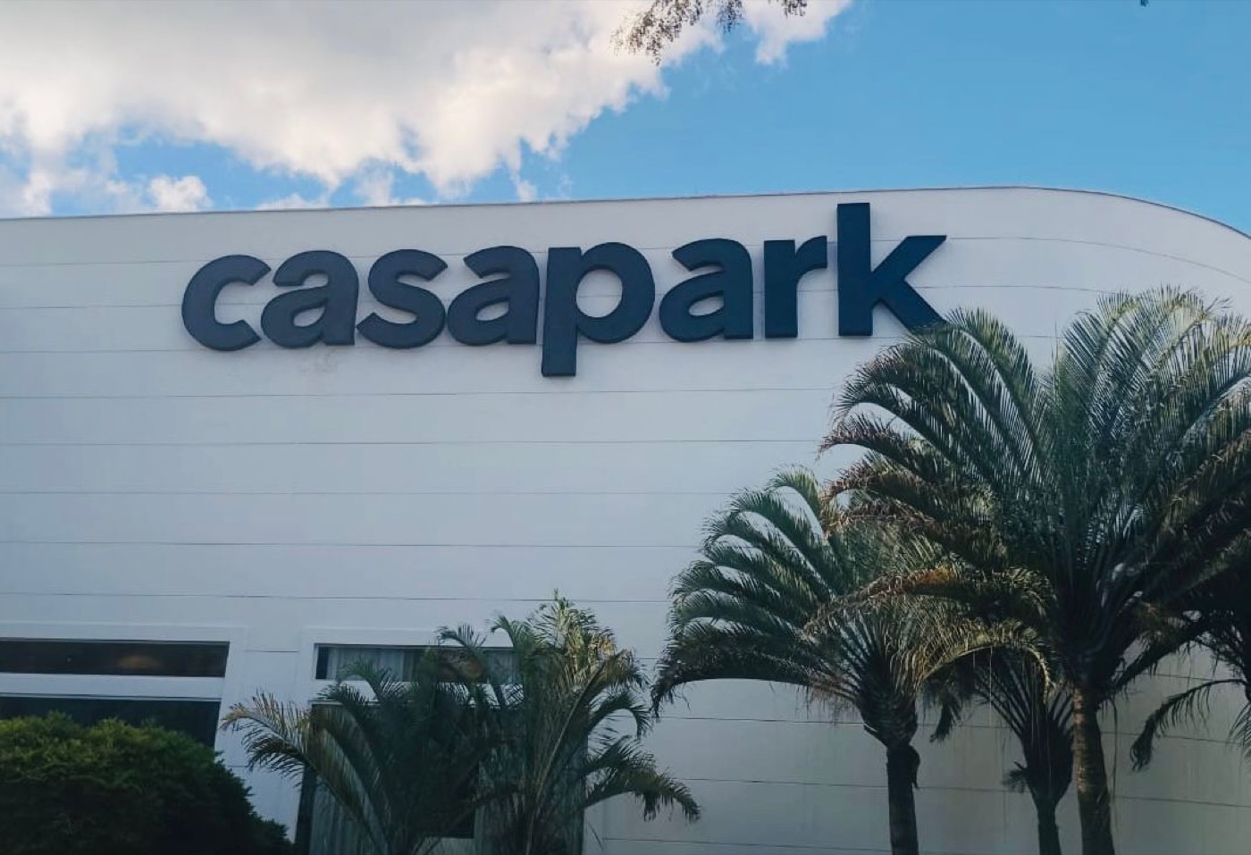 Letreiro externo Casapark produzido pela Inpress